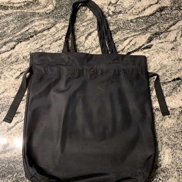 RARE Lululemon Easy As Sunday Tote 🖤 - Picture 4 of 4